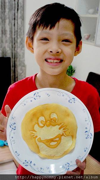 2015.06.18 畫美式鬆餅pancake 巧虎多啦A夢 (14).JPG