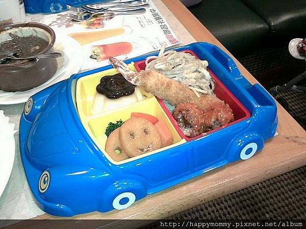 樂雅樂汽車兒童餐 賀比小子.jpg