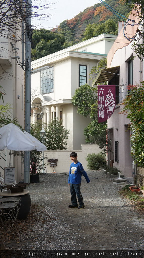 2015.12.15 搭cityloop 遊神戶 北野異人館 神戶塔 馬賽克廣場星巴克 (33).JPG