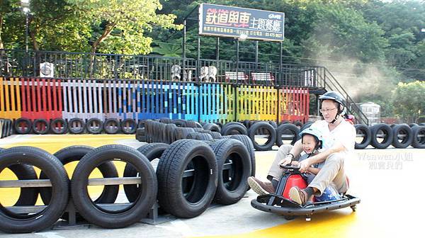 2017.07.23 鐵道與車 小學堂漂移卡丁車主題餐廳 (40).jpg