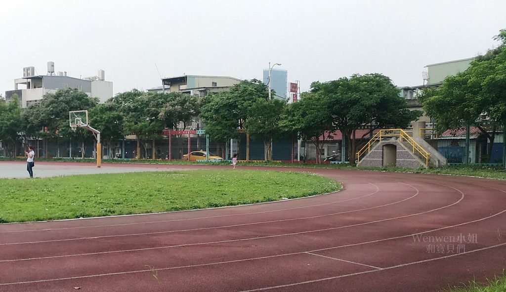 2018.04.29 新北市板橋區大觀國小彩虹溜滑梯遊戲場 (14).jpg