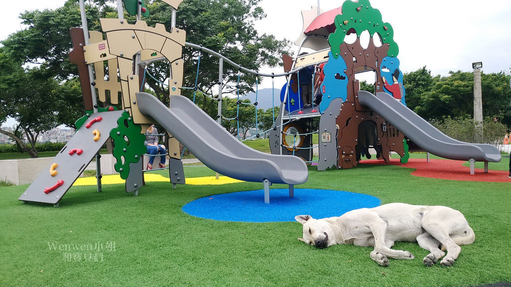 新北特色公園 超好玩的 綠林城堡冒險趣 八里水興公公園 安徒生童話溜滑梯 共融式旋轉椅 盪鞦韆 道路地墊 附錄八里親子一日遊建議路線 潮流 美妝 消費創造個人化風格的女性社群 新北特色公園 超好玩的 綠林城堡冒險趣 八里水興公公園 安徒生童話溜滑梯 共融式旋轉椅 盪鞦韆 道路地墊 附錄八里親子一日遊建議路線 潮流 美妝 消費創造個人化風格的女性社群