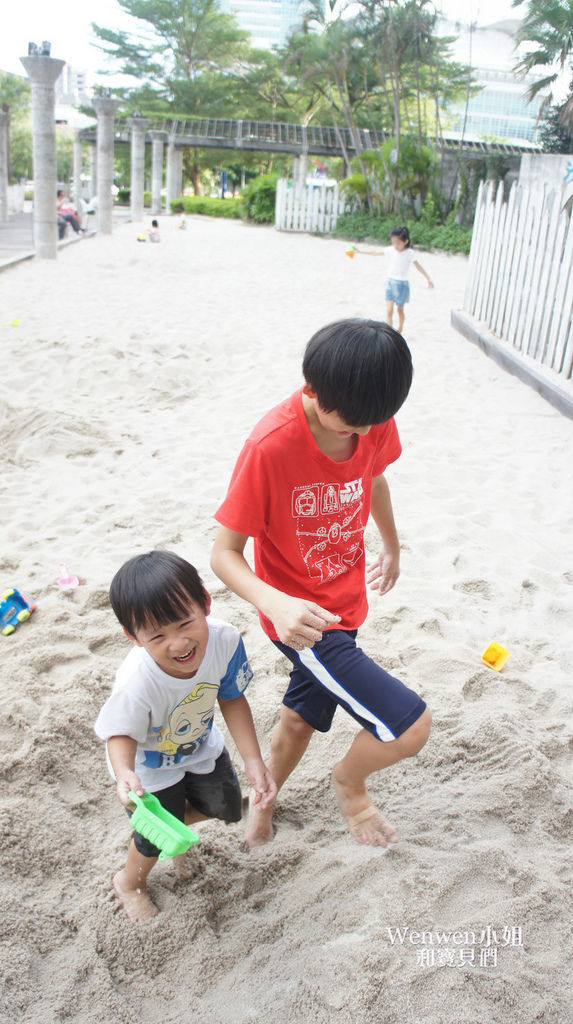 2018.08.25台北市政府人工沙攤戶外沙坑(13).JPG 2018.08.25台北市政府人工沙攤戶外沙坑(13).JPG