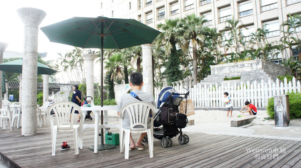 2018.08.25台北市政府人工沙攤戶外沙坑（4）.JPG