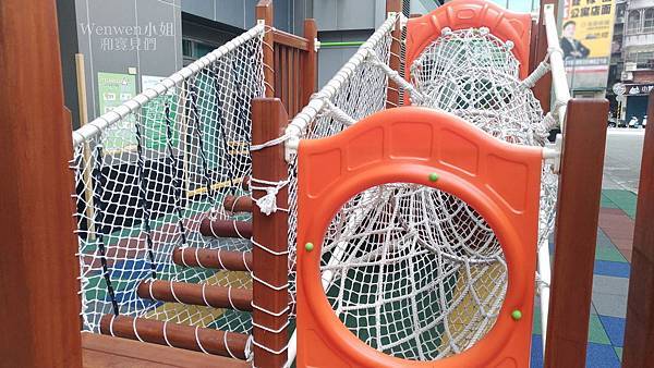 2018.05.01 北投運動中心 遊戲場 (15).jpg