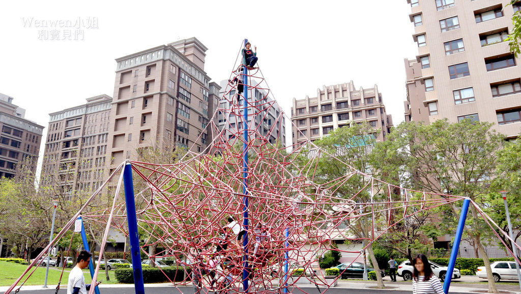 2019.03.31 新竹兒一公園 大型攀爬網 兒童繩索公園 (2).JPG