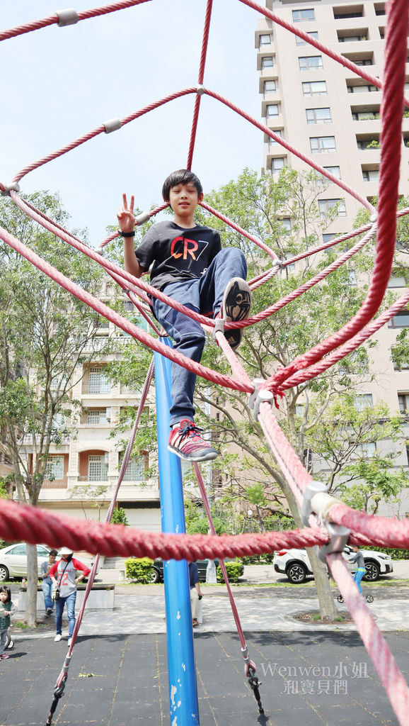 2019.03.31 新竹兒一公園 大型攀爬網 兒童繩索公園 (6).JPG