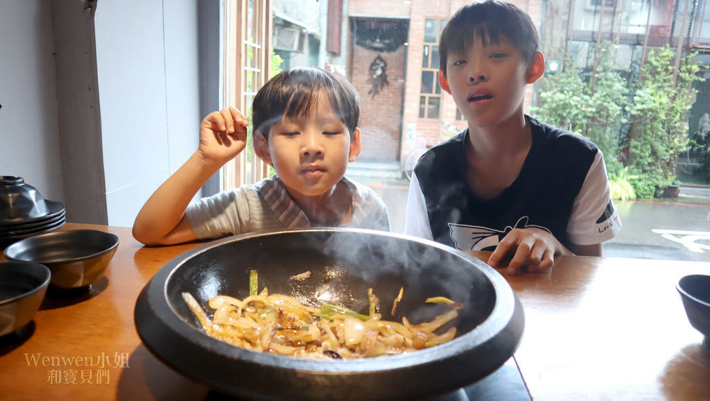 2019.06 捷運士林站美食 石頭火鍋官也溫菜 (16).JPG