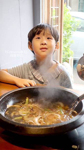 2019.06 捷運士林站美食 石頭火鍋官也溫菜 (17).JPG