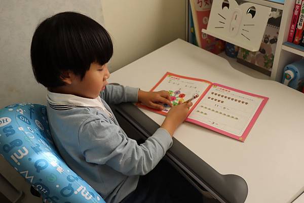 2020.04 小學預備用品 兒童成長椅 (2).JPG