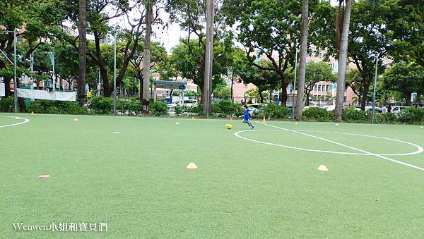 陳信安足球學校 足球夏令營 兒童足球課程(8).jpg