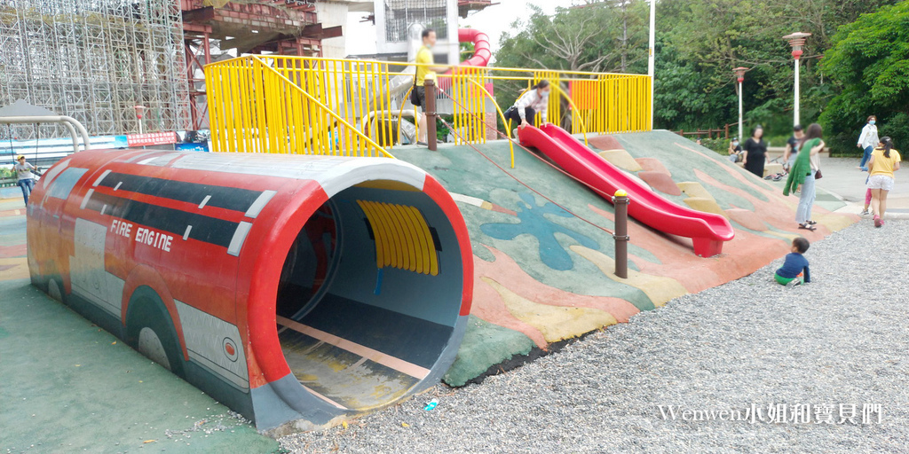 新北鶯歌古鐘樓公園 消防車主題遊戲場 (11).jpg