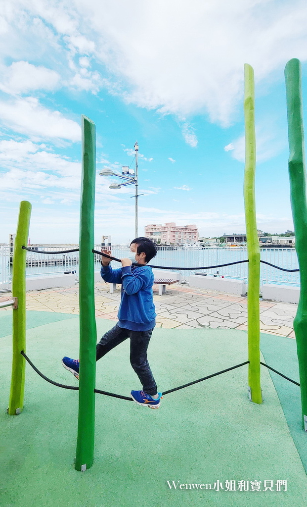 新北親子景點幾米遊戲場  淡水漁人碼頭溜溜帽遊樂園 (5).jpg