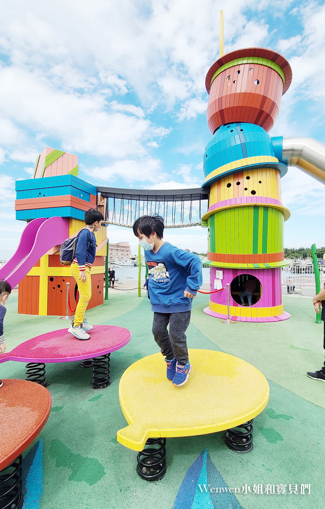 新北親子景點幾米遊戲場  淡水漁人碼頭溜溜帽遊樂園 (11).jpg