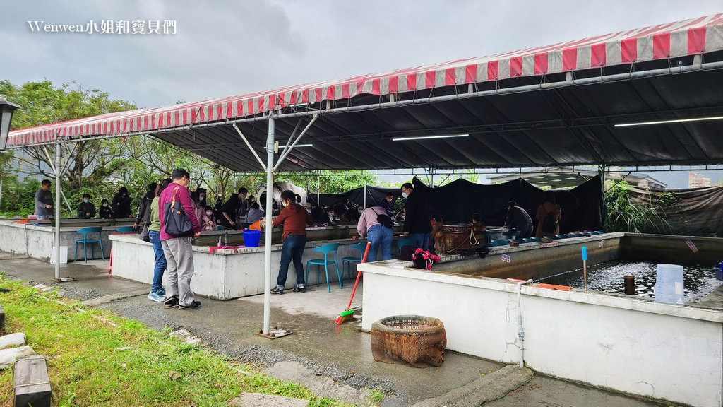 宜蘭頭城親子景點雨天備案蘭楊蟹莊釣蝦蘭楊船菜午餐 (9).jpg