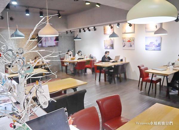 2022婚紗推薦個人寫真 伊頓自助婚紗台北店 挑禮服紀錄 (6).jpg