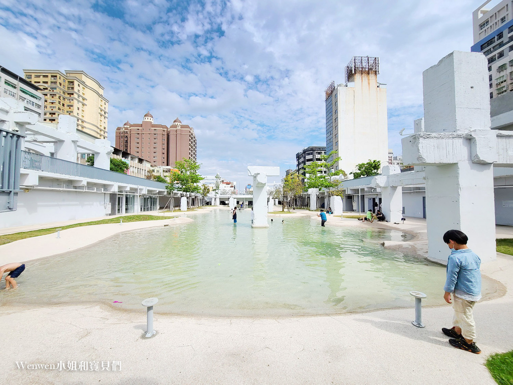 台南親子景點免費玩水戲水池 河樂廣場The Spring (3).jpg