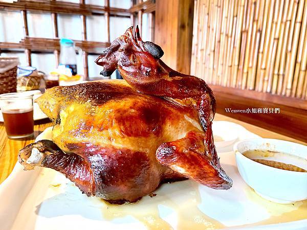 2022 花蓮免門票牧場華東牧場看動物吃桶子雞 (7).jpg