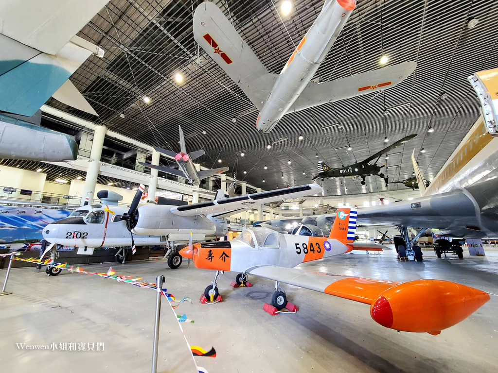 高雄岡山景點 空軍官校軍機展示場航空教育展示館 (30).jpg