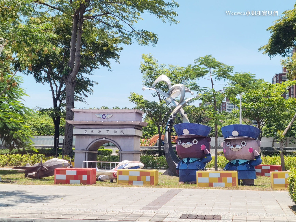 高雄岡山景點 空軍官校軍機展示場航空教育展示館 (3).jpg