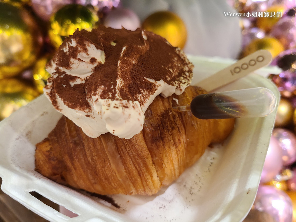 信義區咖啡館 微風南山美食 Ten Thousand Coffee台灣一號店可頌 (8).jpg