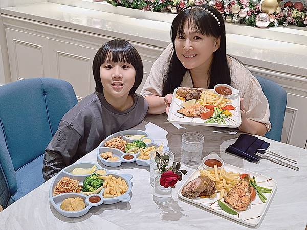 嘉義大林佐登妮絲城堡餐廳聖誕大餐 (5).jpg