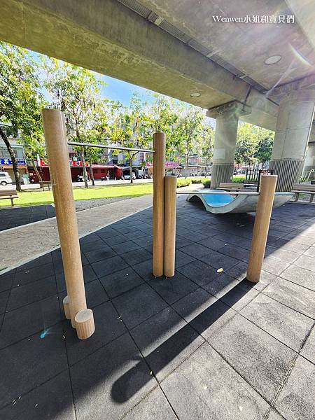 台北市北投東華城堡 東華兒童遊戲賽車場 兒童滑步車遊戲場 (14).jpg