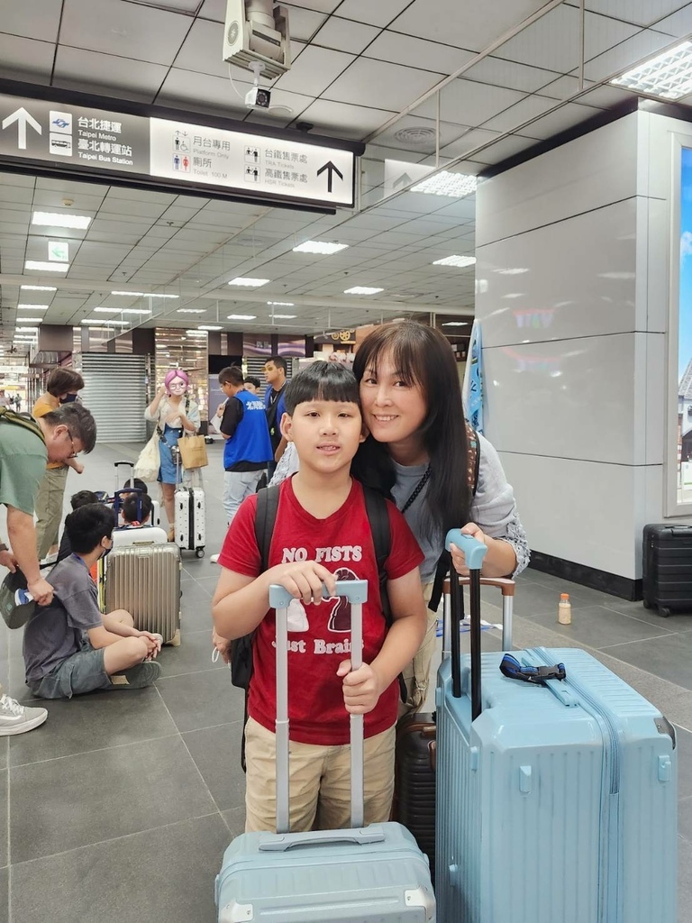 北海營隊台北車站集合.jpg