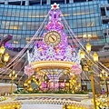 台北聖誕節統一時代百貨英國造景 哈利波特掃把飛行 (2).jpg