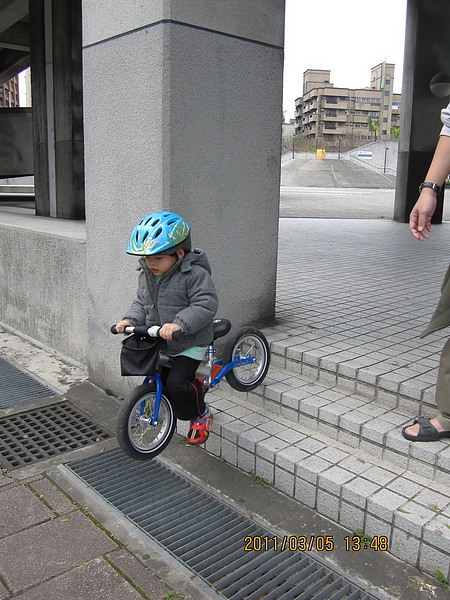 2011.03.05 天母棒球場騎車