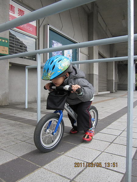 2011.03.05 天母棒球場騎車 