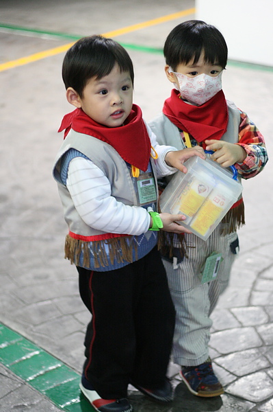 2011.01.14 Baby Boss 職業體驗 (1) 牛奶配送員.JPG