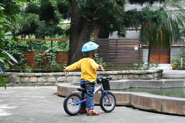 2010.10.23 騎BIKE 北投圖書館 (33.jpg