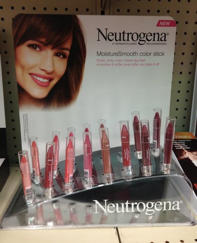 Neutrogena MoistureSmooth Color Stick 1.jpg