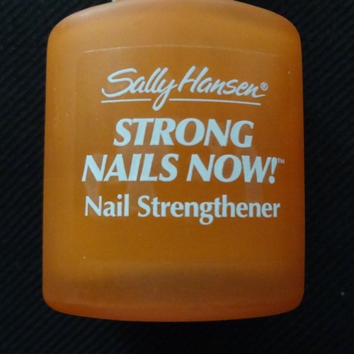 Sally Hansen Glow Nails Now 3.jpg