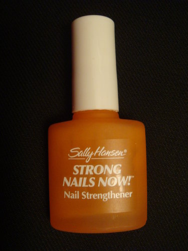 Sally Hansen Glow Nails Now 2.jpg