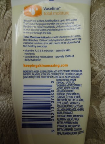 Vaseline Total Moisture Lotion, Conditioning Body Lotion with Vitamins E & A 5.jpg