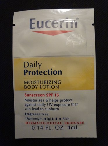 Eucerin Daily Protection Moisturizing SPF 15 Body Lotion 2.jpg