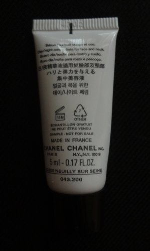 Chanel Ultra Correction Lift Intensive Lifting Concentrate 3.jpg