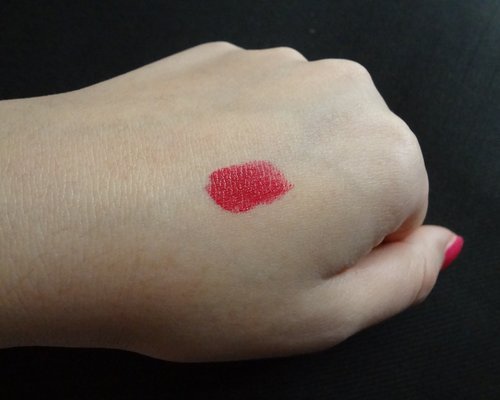 Avon Ultra Moisture Rich Lipstick SPF 15(Pretty) 6.jpg