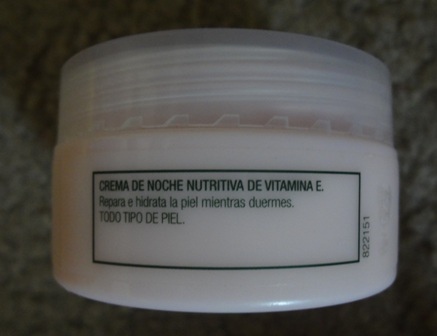 The Body Shop Vitamin E Nourishing Night Cream(側面照 2).JPG