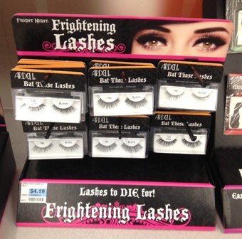 Fright Night x Ardell Frigtening Lashes Collection(展示架).JPG