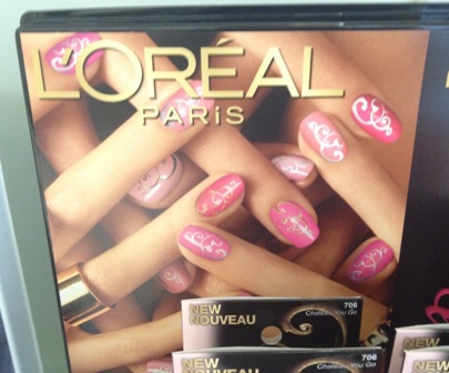 Loreal Colour Riche Made For Me Pinks Nail Collection(展示架資訊特寫照).JPG