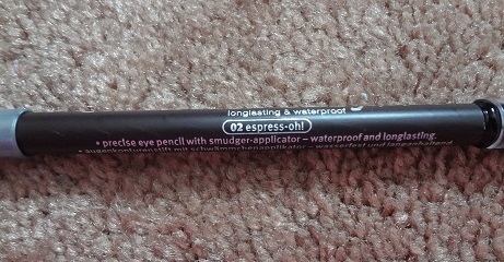 Essence The Smoky Eye Pencil, 02 Espress-Oh! 3.JPG