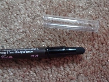 Essence The Smoky Eye Pencil, 02 Espress-Oh! 6.JPG