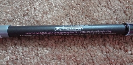 Essence The Smoky Eye Pencil, 03 Grey To Meet You 3.JPG