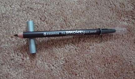 Essence The Smoky Eye Pencil, 02 Espress-Oh! 8.JPG