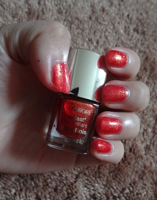 Covergirl Outlast Stay Brilliant Glosstinis Nail Polish (The Hunger Game Collection), 610 Rouge Red 6.JPG