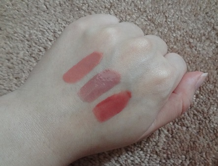 NYX Lip Lingerie Gloss (試色照).JPG