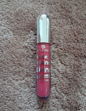 Essence Shine Shine Shine Lipgloss, 20 Strawberry Red 1.JPG